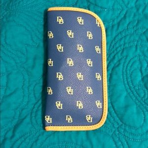 NWOT Dooney and bourke sunglass sleeve
